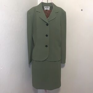 -Vintage Kasper Women's Green Jacket/Skirt Set Size- 10 As Is
